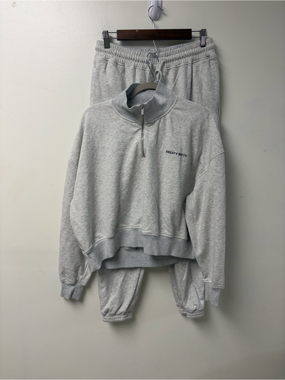 Sweaty Betty Revive Crop Pullover‎ and Jogger Set Light Heather Gray